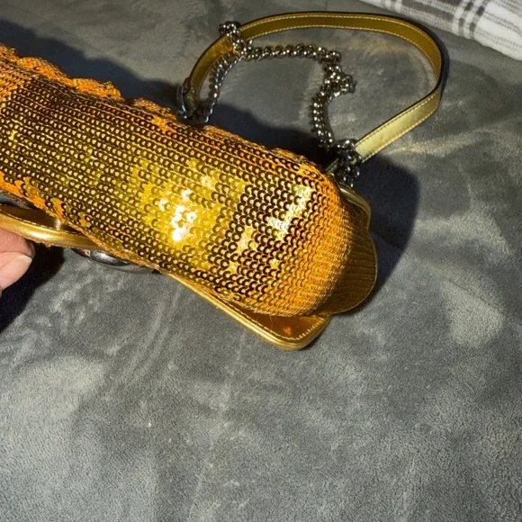 Preloved Gucci marmot yellow Crossbody bag pristine condition comes with DB - Picture 11 of 14